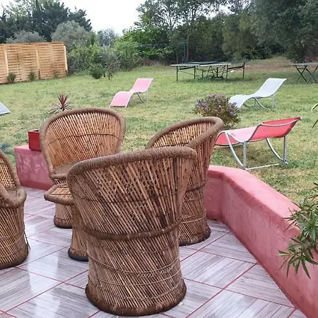 Aux Oliviers فندق